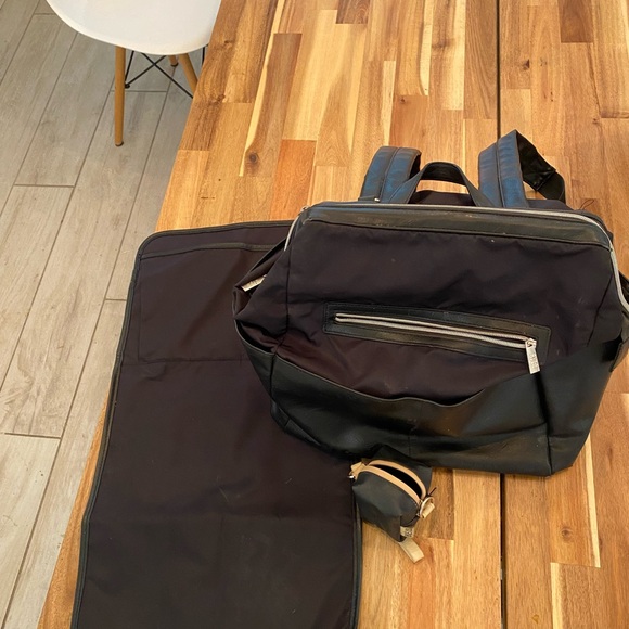 BEIS diaper bag/ backpack - Picture 3 of 6